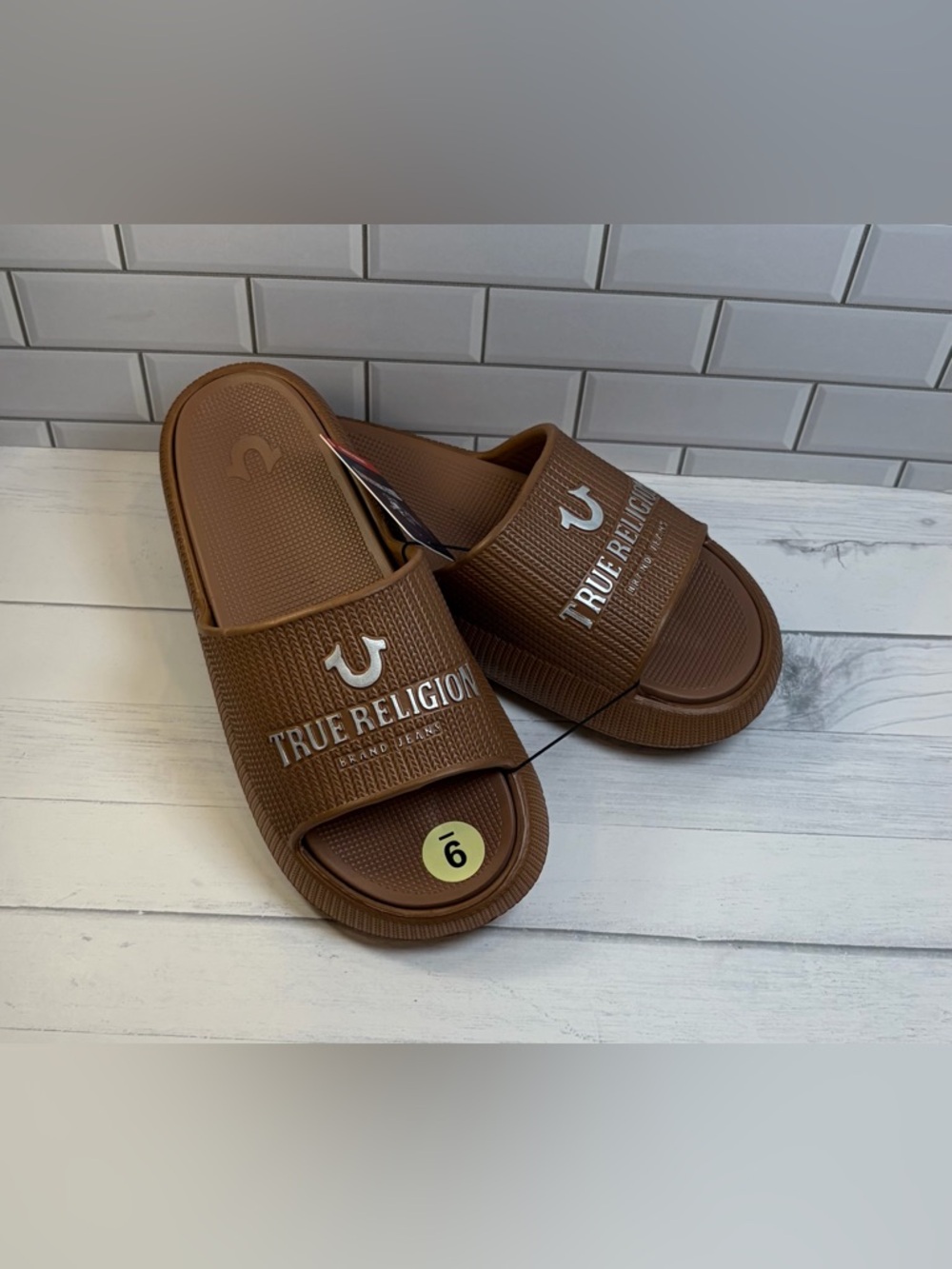 True Religion Size:9 Women Brown Slip-On Logo Slide Sandals - Picture 5 of 5